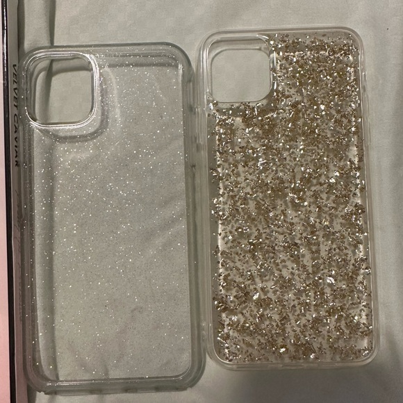 iPhone 11 Pro Max cases and 1 screen privacy screen protector. - Picture 4 of 6